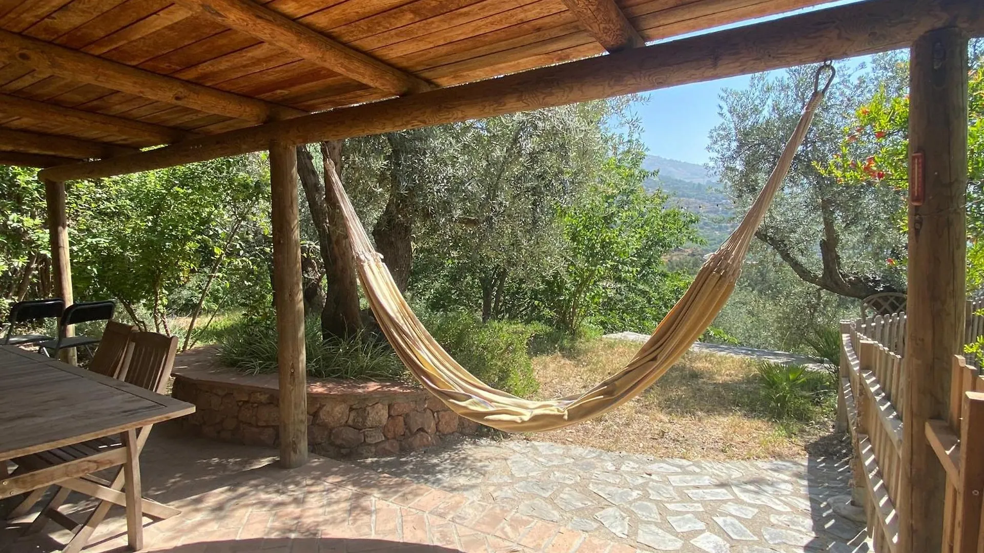 Rustic Apartment In Lanjarón Pensión